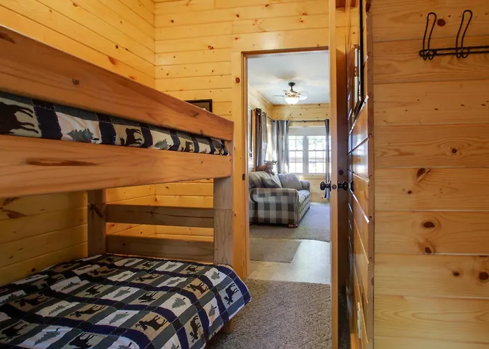 Rustic Wisconsin Cabin On Shawano Lake!