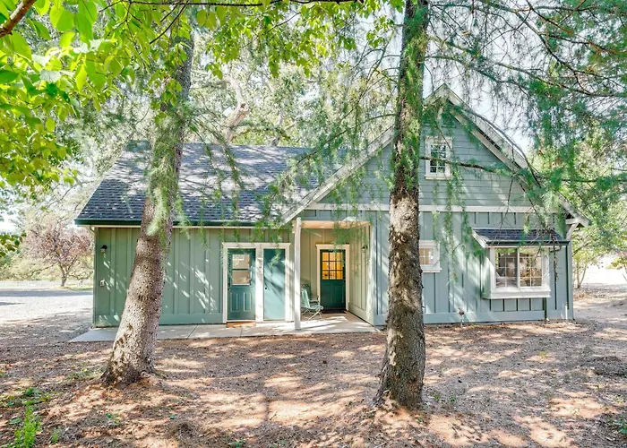 Auburn Farmhouse W/ Fireplace, Close To Wineries