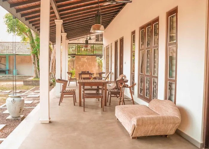 Beach Club Bungalow Induruwa