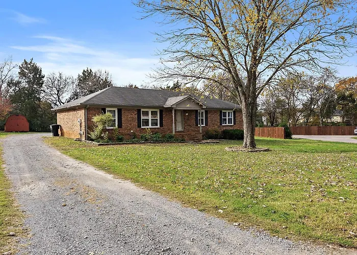 *New* Cozy / Near Mtsu / Getaway ~ Sleeps 8+