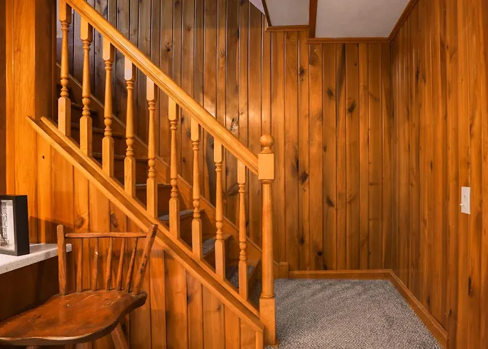 Wooded Retreat On 5 Acres: 6 Mi To Edinboro Lake!