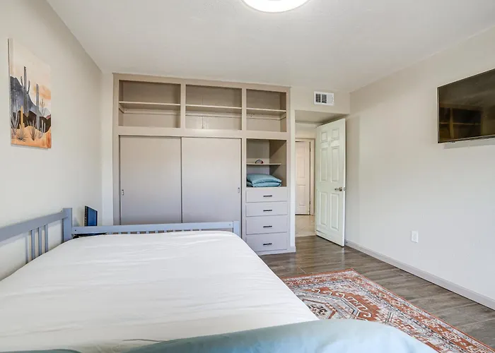 Close To Golf: Sun City Escape W/ Furnished Porch!