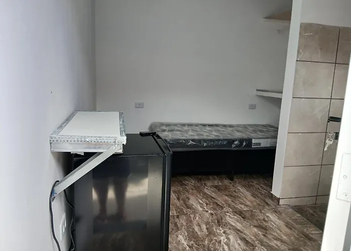 Quarto Com Banheiro Privativo