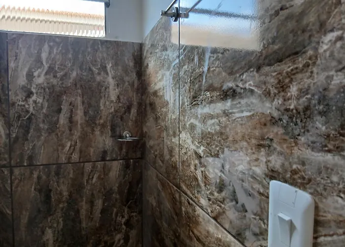 Quarto Com Banheiro Privativo