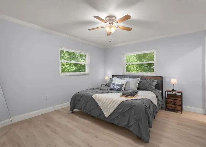 Cozy 4Br King Suite Home By Wec & Downtown!