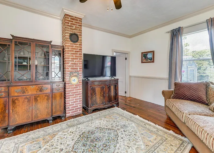 Historic Waterfront Home W/ Dock In Reedville!