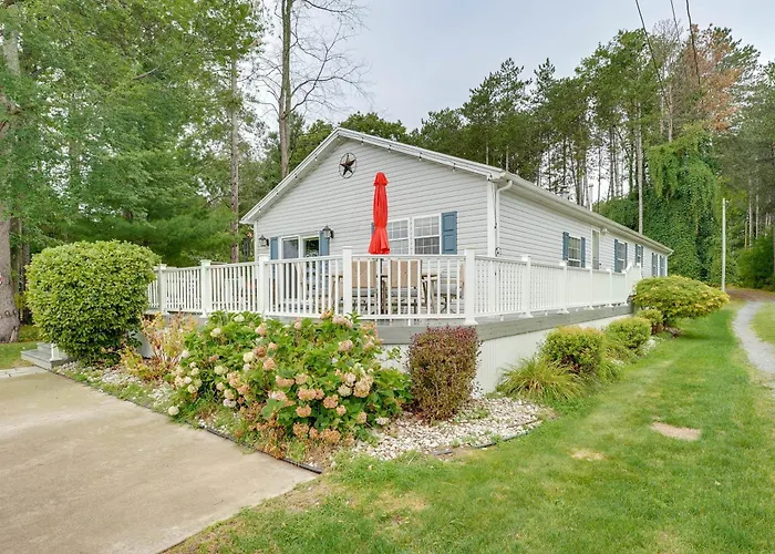 Fall Hikes & Orv Trails: Cozy Mears Retreat