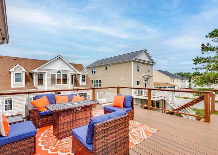 Walk To East Beach: Apt W/ Outdoor Space