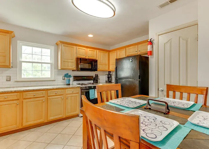 Walk To East Beach: Apt W/ Outdoor Space