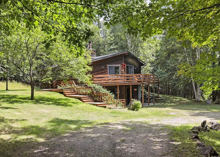 The Treehouse Lakes & Trails Cabin Cabin