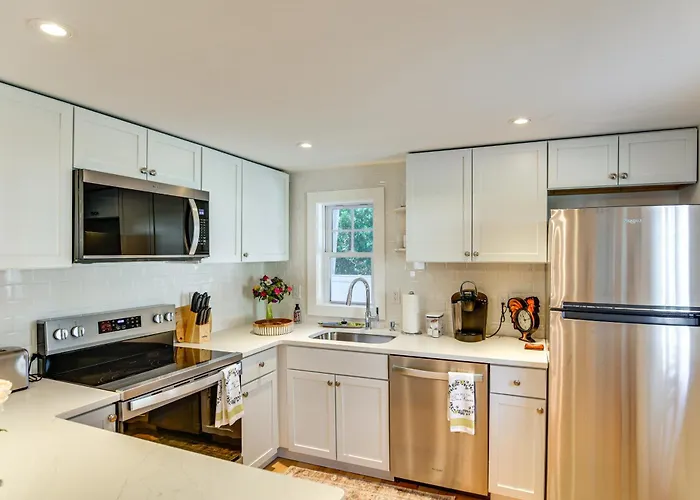 Osterville Gem Steps To Main St! Relax Fireside