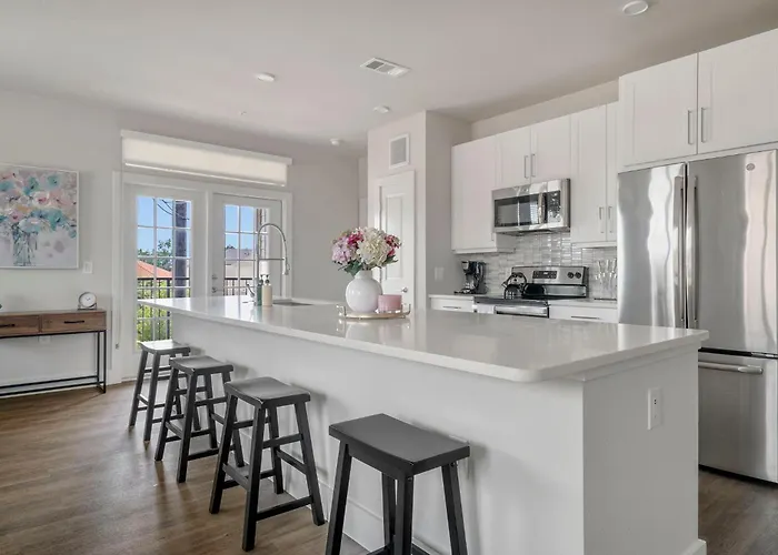 Serene Sienna 2 Bed 2 Bath Apt Near Ft Bend Tollway