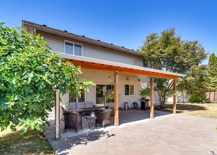 Private Outdoor Space 9 Mi To Downtown Vancouver!