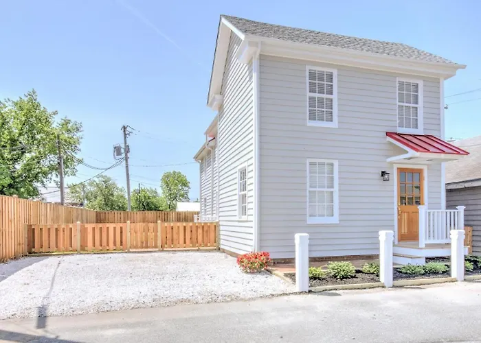 Carpenter Alley Cottage