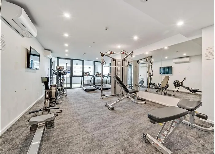 Luxury Cbd Apartment, Level 14 Views, Walk To Canberra Centre & Dining & Free Parking