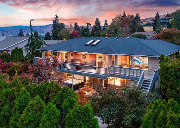 14 Person Adventure Oasis With Hotub