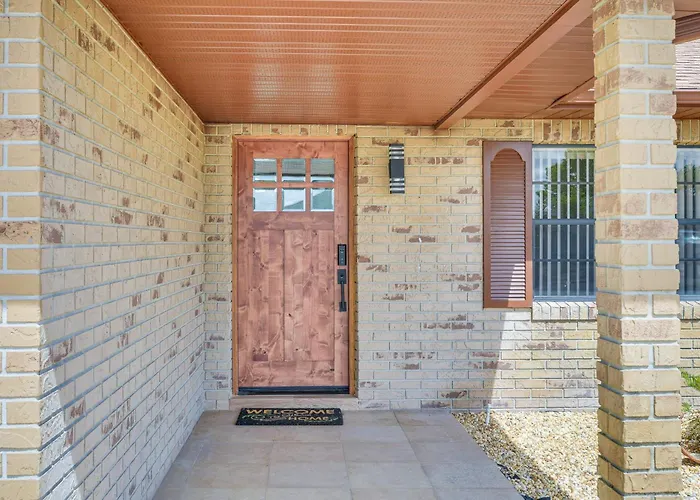 6 Mi To Gemini Springs Park: Chic Home W/ Pool!