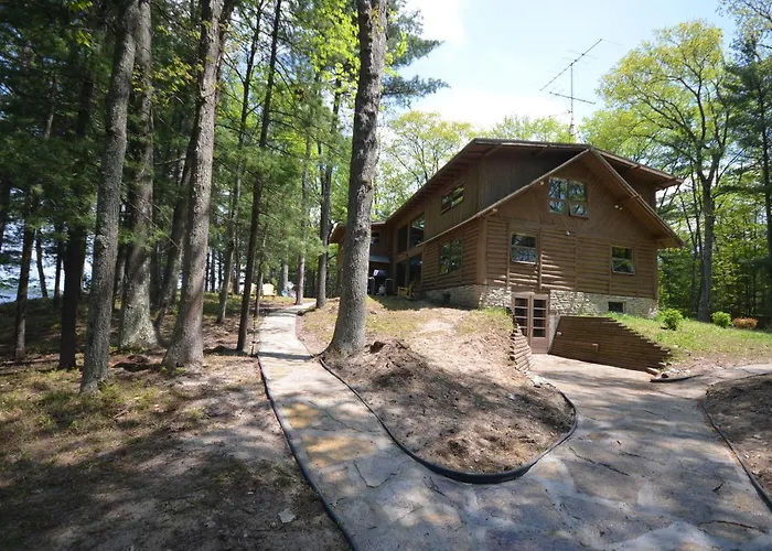 Wild Refuge Lodge