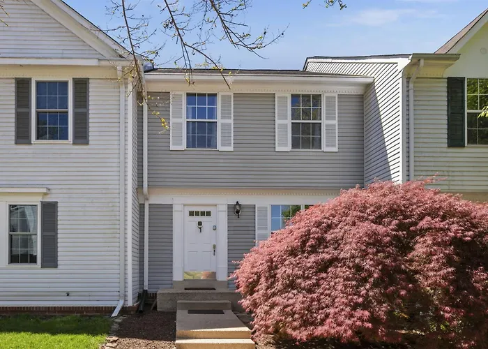 Cozy 4Br Townhome, Family Community, 40 Mins To Dc