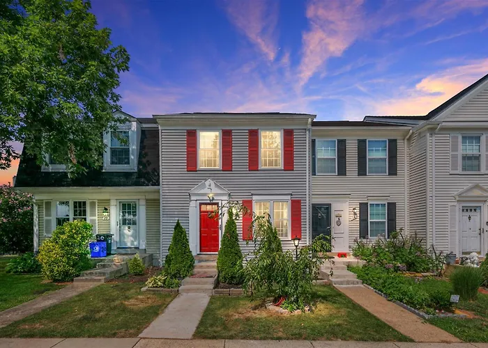 Townhome In No Va, Family Community, Pet Friendly, Fast Wifi