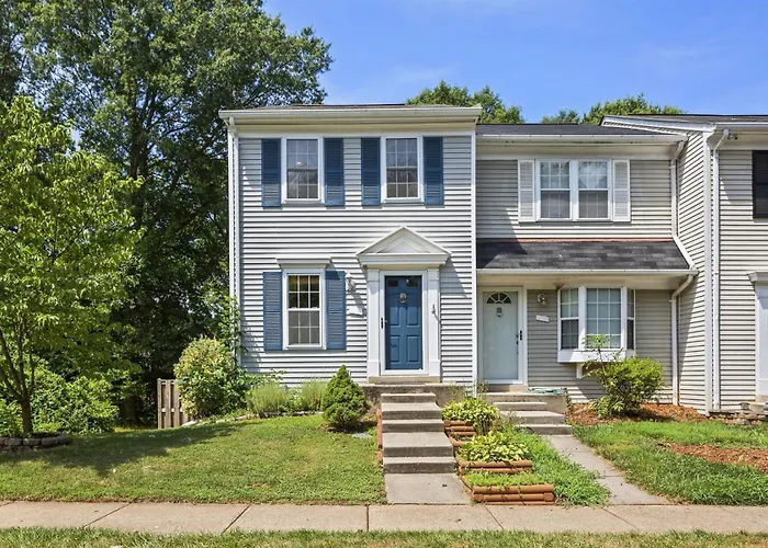 End Unit Townhome With In No Va, 40 Mins To Dc, Pets Ok