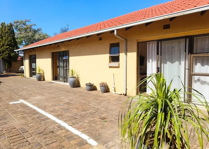 Tokelo Guesthouse Emalahleni
