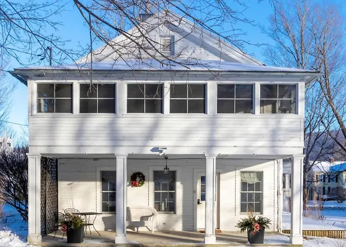 Beautifully Restored Home In Manchester Village