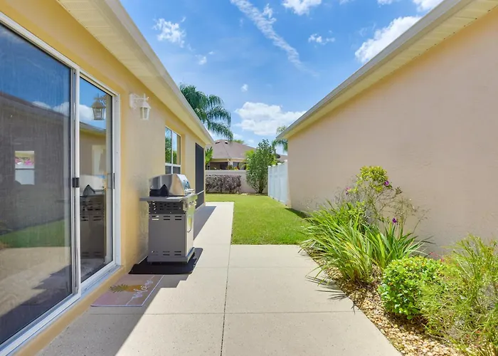 Courtyard Villa W/ Lanai & Community Amenities!