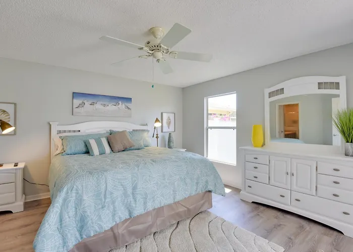 Courtyard Villa W/ Lanai & Community Amenities!