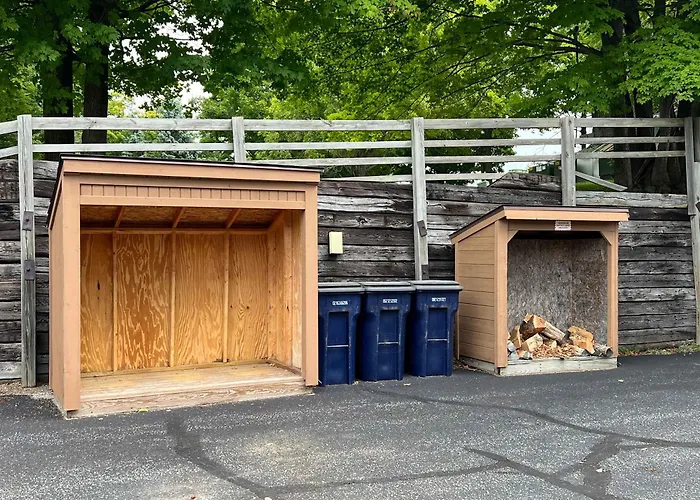Spacious Condo With Pool Pass!