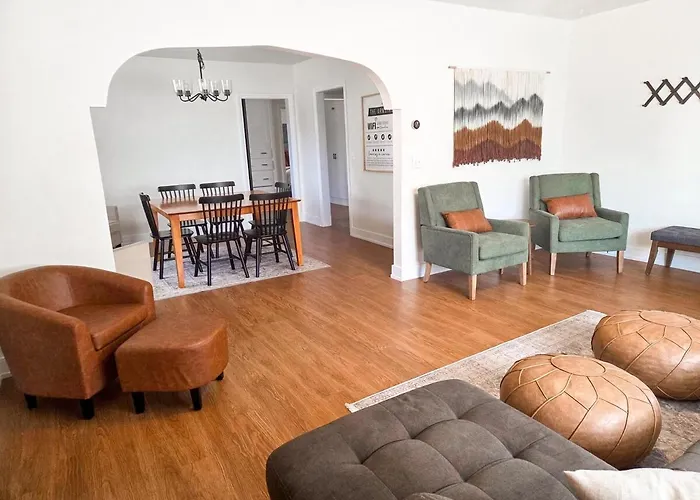 Cozy And Spacious Home In Ogden