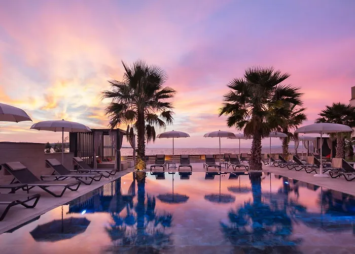 Malibu Imperial Seafront Apartments