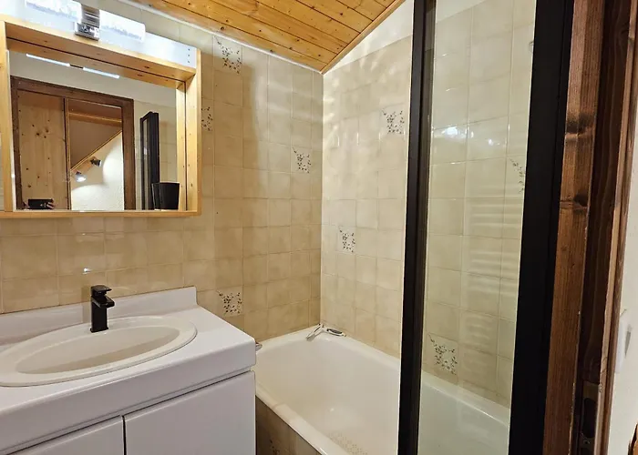 3-Star Apartment With View