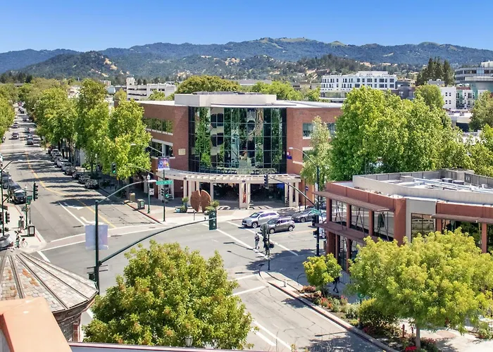 Elevator-Downtown View-Garage-King Bed-Laundry