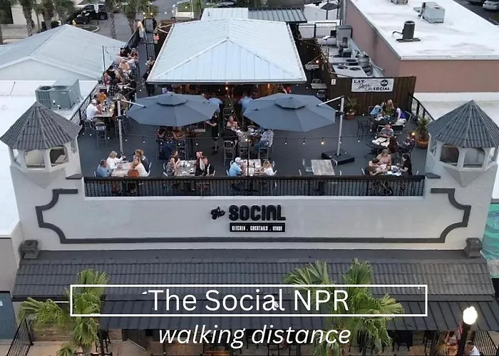 New Steps To Downtown - 7 Mins To Beach & Free Parking