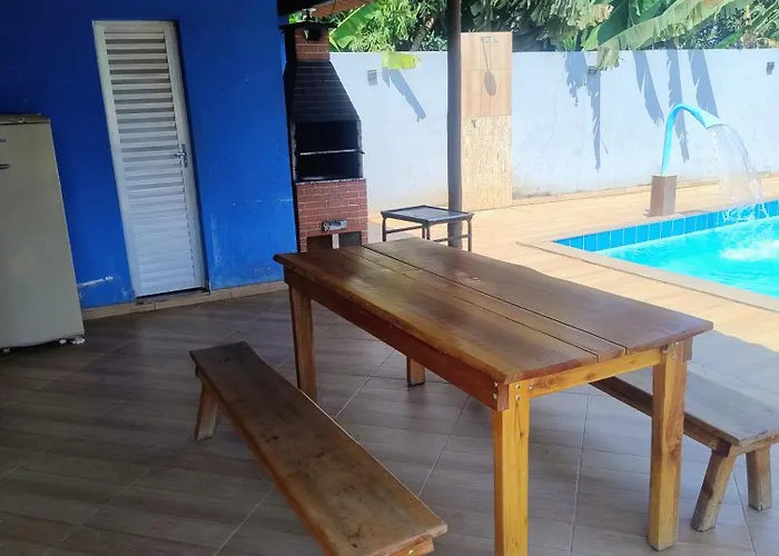 alugo quarto com 1 cama casal e 2 solteiro
