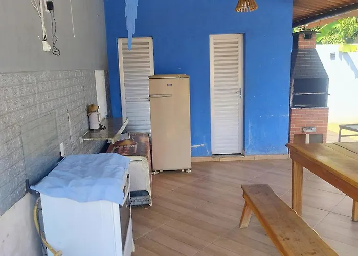 alugo quarto com 1 cama casal e 2 solteiro