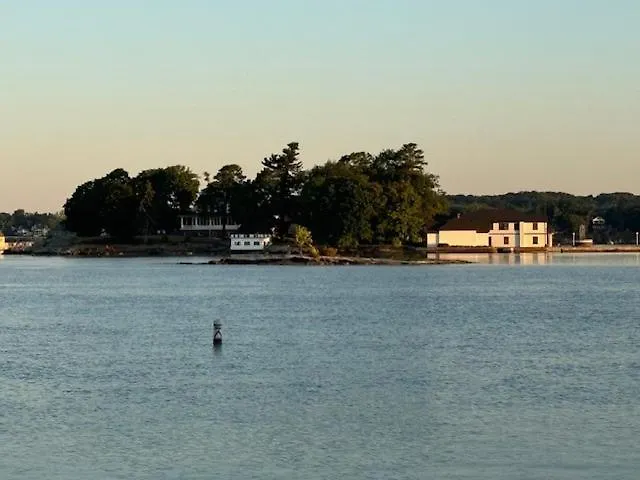 Apple Tree Cottage -1000 Islands