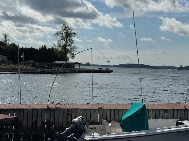 Apple Tree Cottage -1000 Islands