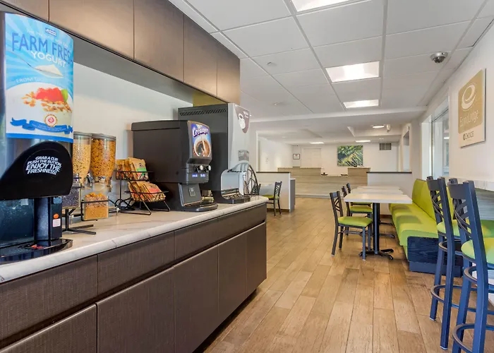 Econo Lodge Hicksville - Long Island
