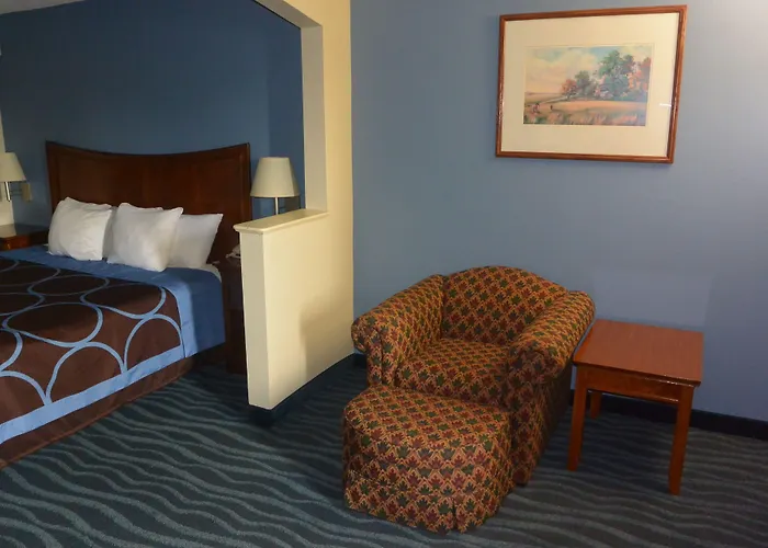 Days Inn By Wyndham Clarksville North Exit 4
