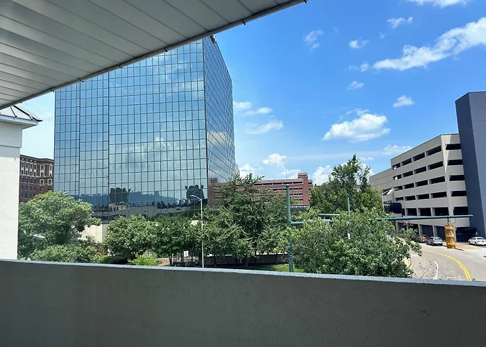 Hotel Bo, A Days Inn By Wyndham Chattanooga Downtown