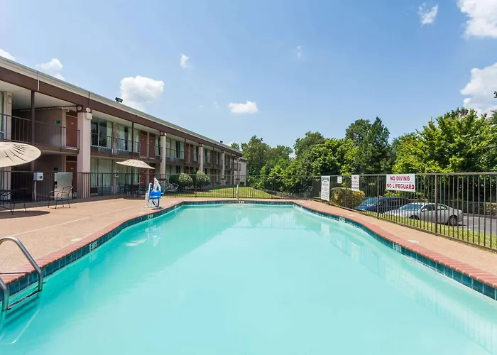 Days Inn By Wyndham Jackson