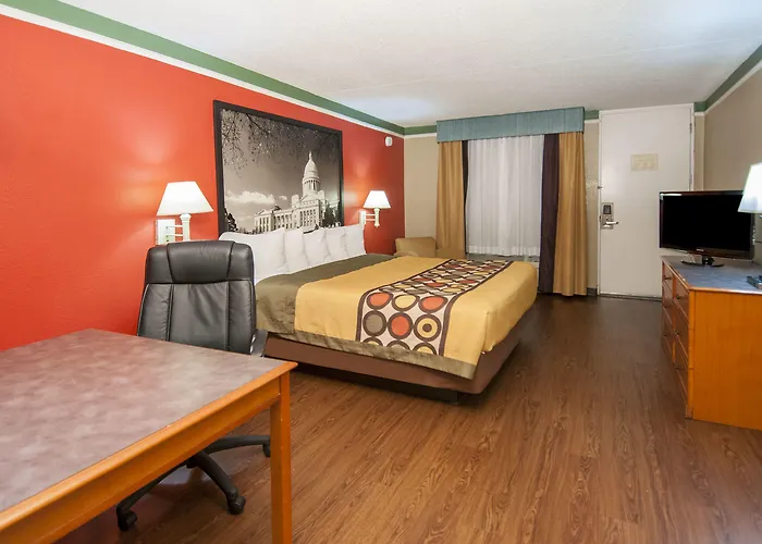 Super 8 By Wyndham Little Rock/Otter Creek