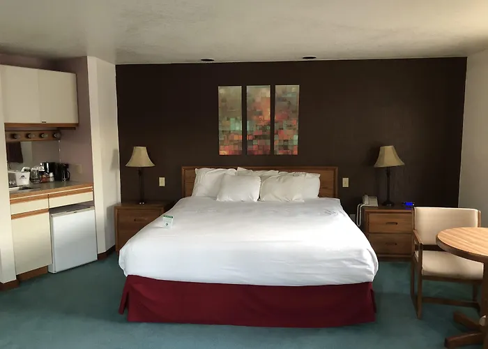 Travelodge By Wyndham Mackinaw City