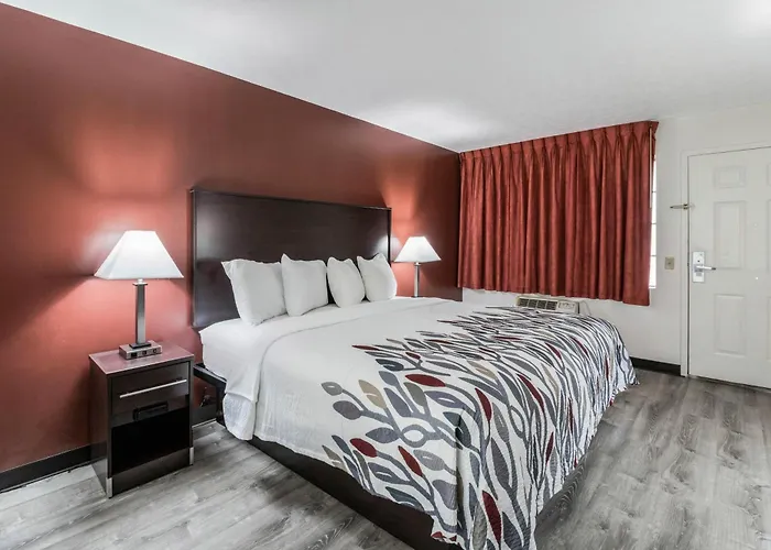 Red Roof Inn Cadiz