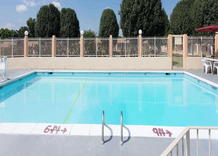 Travelodge By Wyndham Ridgeway Martinsville Area