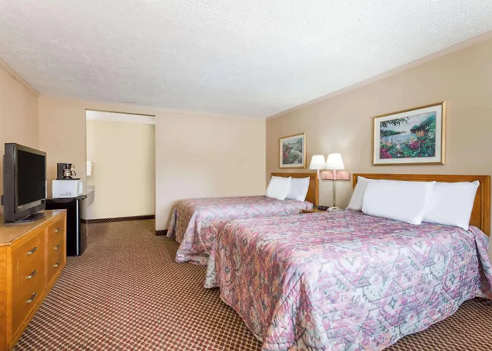 Travelodge By Wyndham Ridgeway Martinsville Area