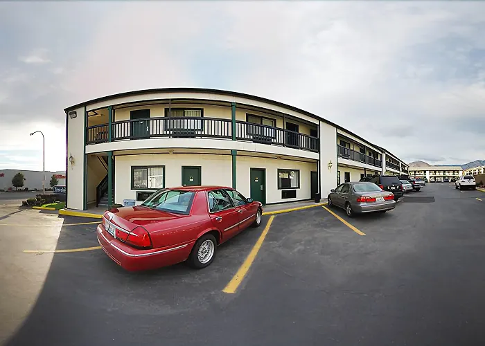 Travelodge By Wyndham Wenatchee