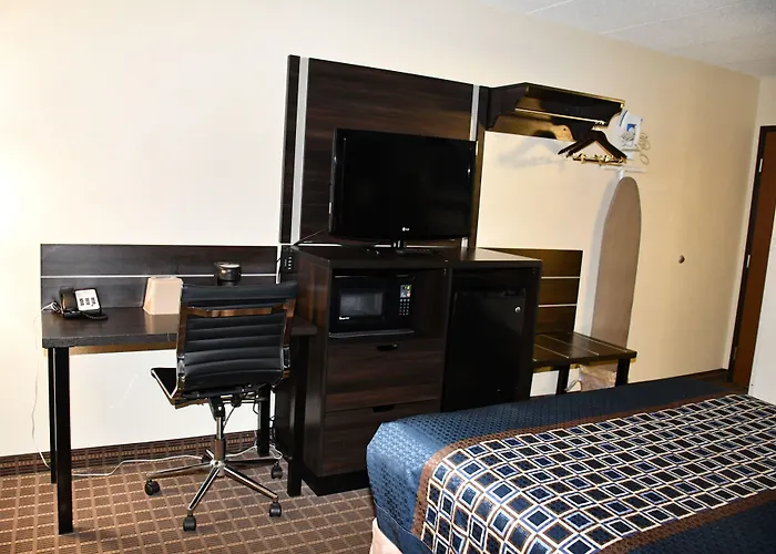 Stillwater Inn & Suites